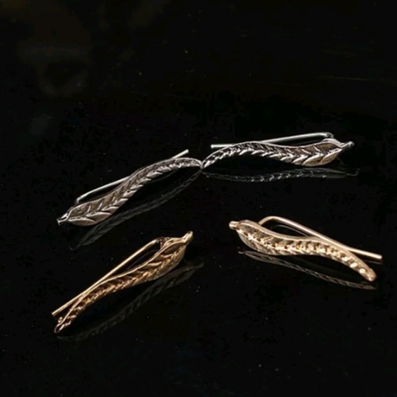 1 LEFT 🎀3/$23🎀 Feather Climber Earrings - Picture 3 of 6